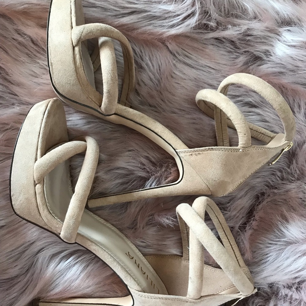 $1 Shoes